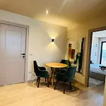 Luxury Nile View Apartment In Zamalek